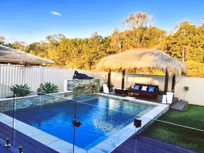 22 Kosciusko Crescent, Southport QLD 4215