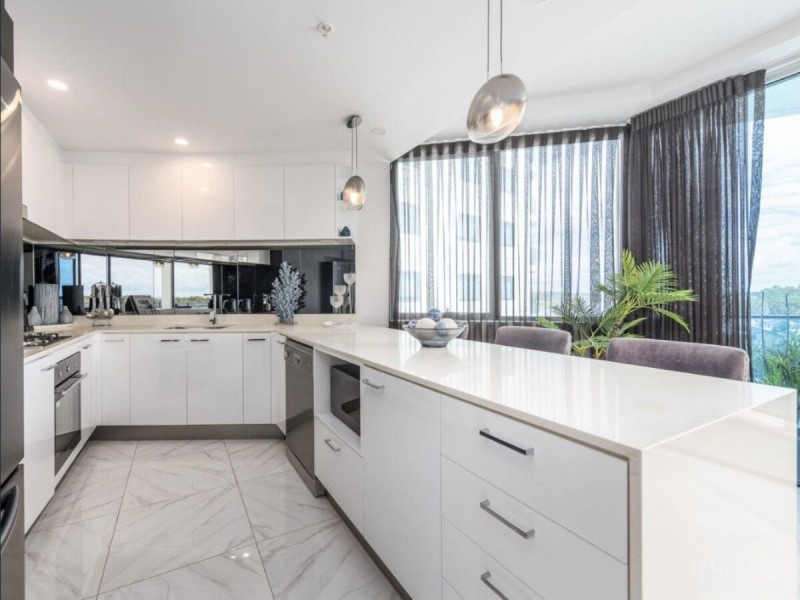 4401/5 Harbour Side Court, Biggera Waters QLD 4216