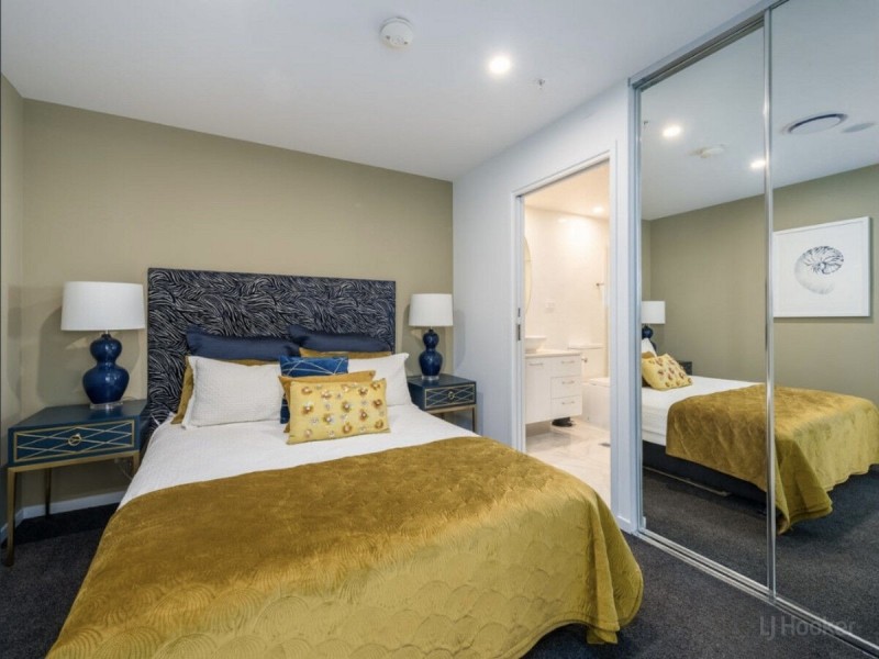 4401/5 Harbour Side Court, Biggera Waters QLD 4216