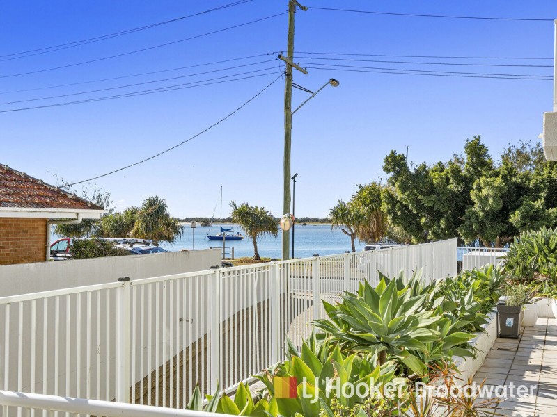 1/242-244 Marine Parade, Labrador QLD 4215