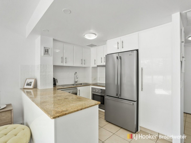 1/242-244 Marine Parade, Labrador QLD 4215