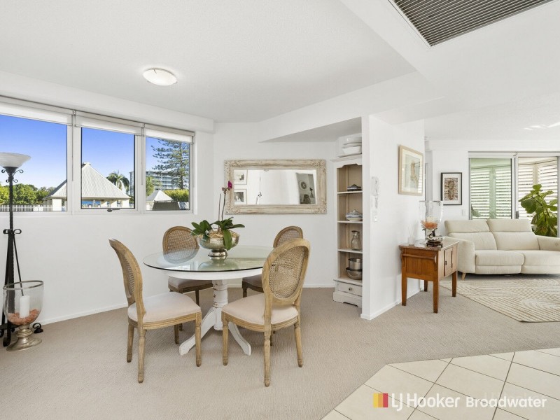 1/242-244 Marine Parade, Labrador QLD 4215