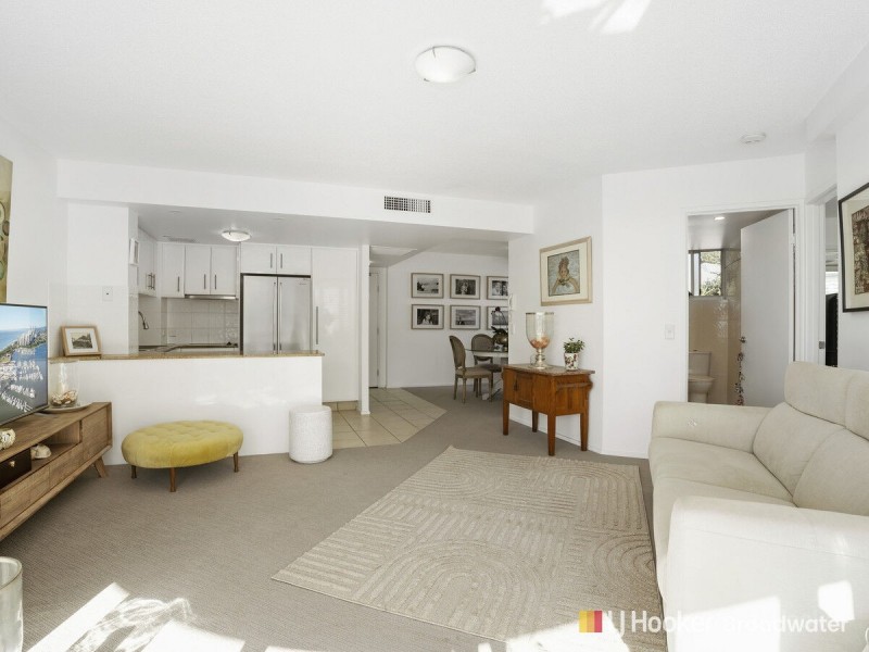 1/242-244 Marine Parade, Labrador QLD 4215