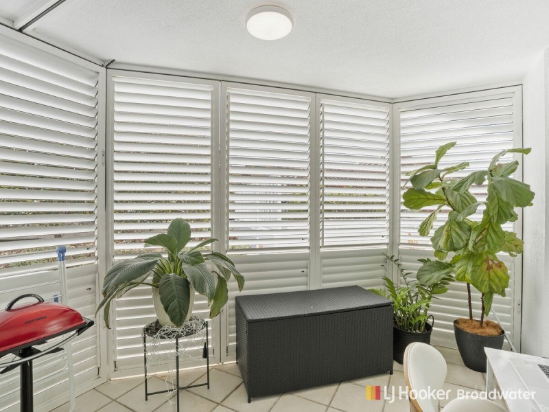 1/242-244 Marine Parade, Labrador QLD 4215