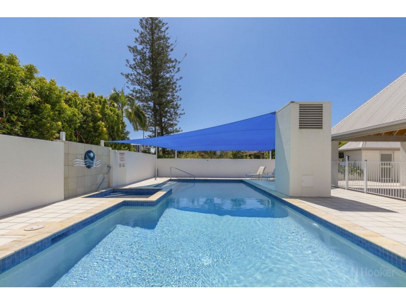 1/242-244 Marine Parade, Labrador QLD 4215