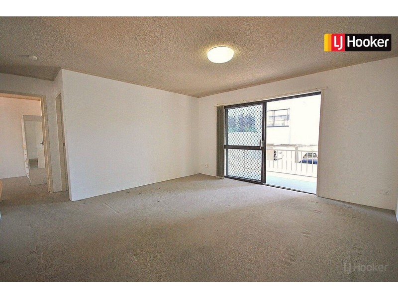 3/39 Lenneberg Street, Southport QLD 4215