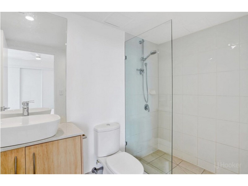 1202/41 Labrador Street, Labrador QLD 4215