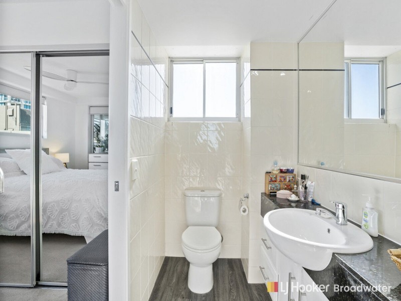 23/242-244 Marine Parade, Labrador QLD 4215