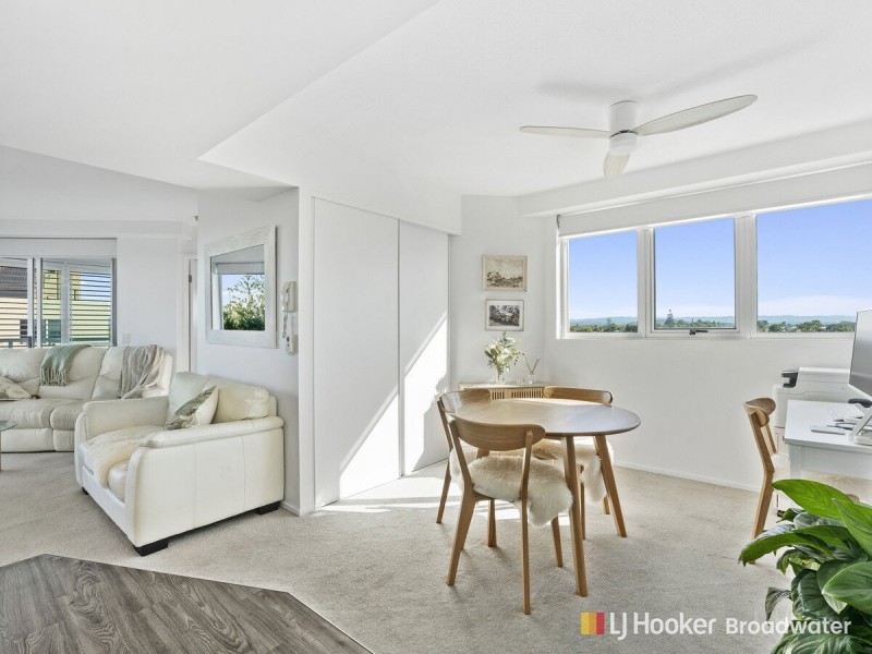 23/242-244 Marine Parade, Labrador QLD 4215