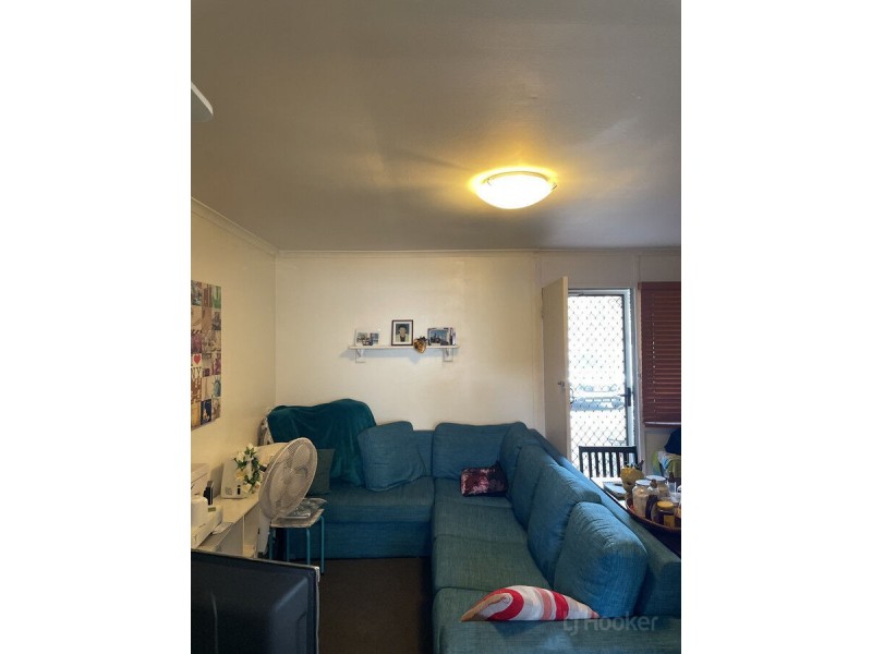 2/13 Central Street, Labrador QLD 4215