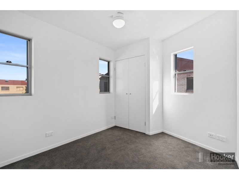 17/58 Frank Street, Labrador QLD 4215