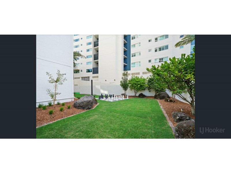 404/41 Labrador Street, Labrador QLD 4215