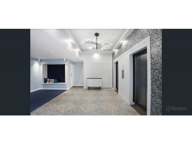 404/41 Labrador Street, Labrador QLD 4215