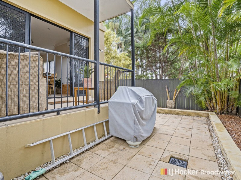 1/238 Government Road, Labrador QLD 4215