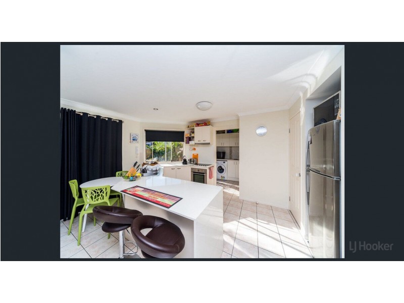 2/18 Broad Street, Labrador QLD 4215