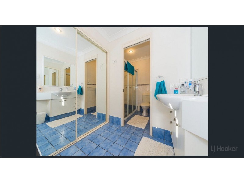 2/18 Broad Street, Labrador QLD 4215