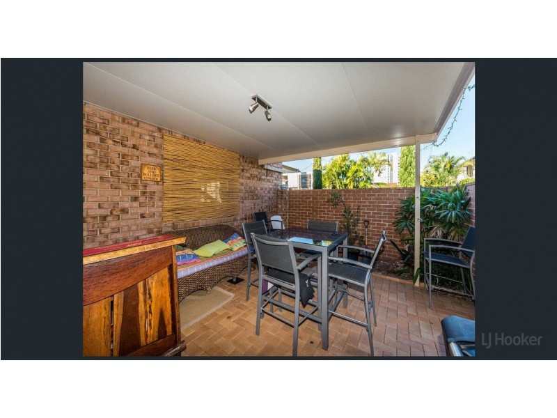 2/18 Broad Street, Labrador QLD 4215