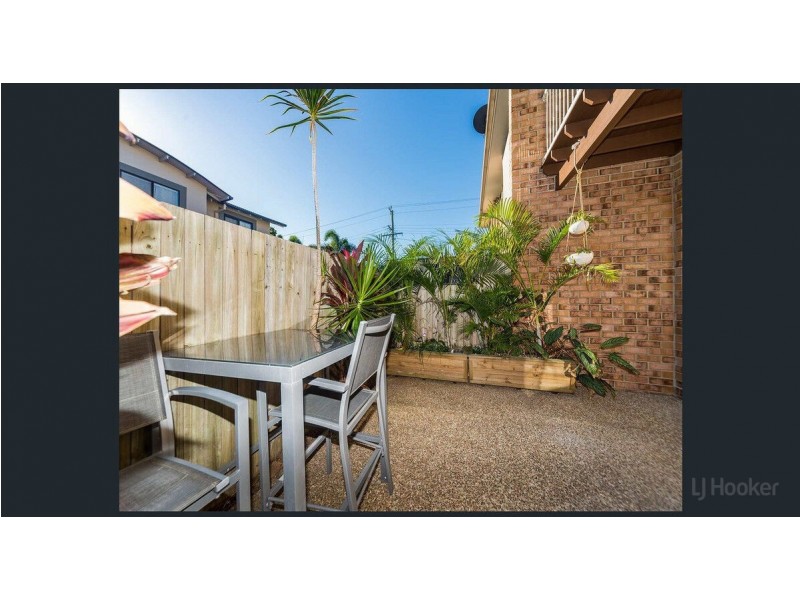 2/18 Broad Street, Labrador QLD 4215