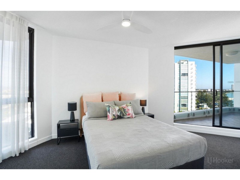 901/41 Labrador Street, Labrador QLD 4215