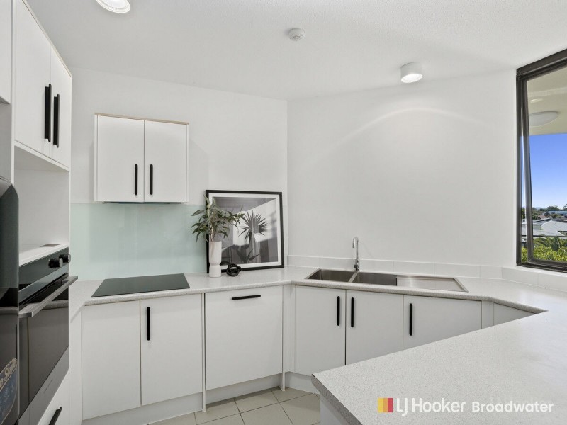 801/41 Labrador Street, Labrador QLD 4215