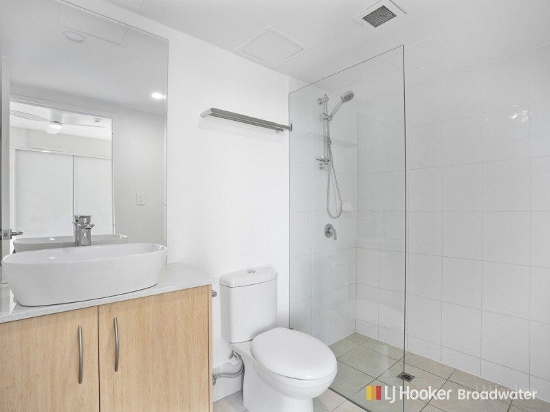 801/41 Labrador Street, Labrador QLD 4215