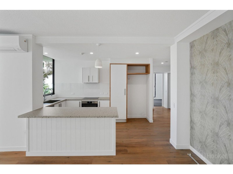 302/41 Labrador Street, Labrador QLD 4215