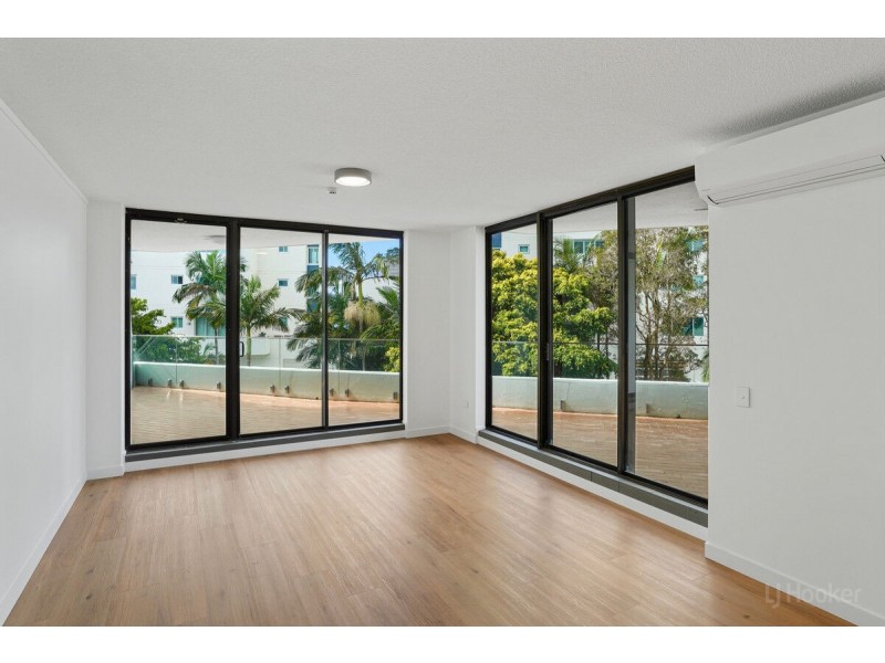 302/41 Labrador Street, Labrador QLD 4215