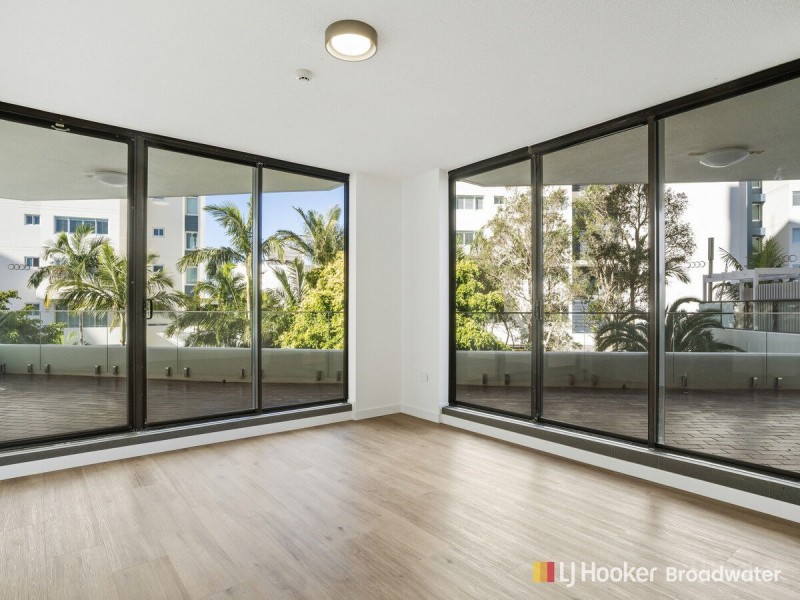 302/41 Labrador Street, Labrador QLD 4215