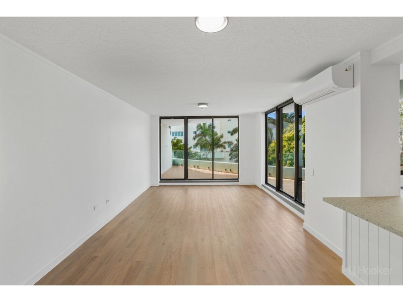 302/41 Labrador Street, Labrador QLD 4215