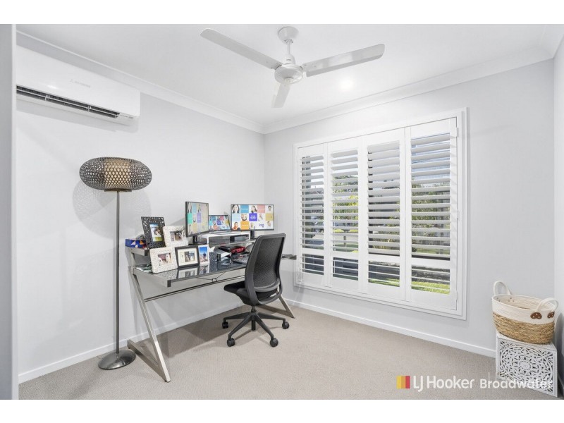 2/5 Kenmar Street, Labrador QLD 4215