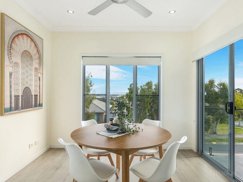 2/2 Neroli Drive, Springfield Lakes QLD 4300