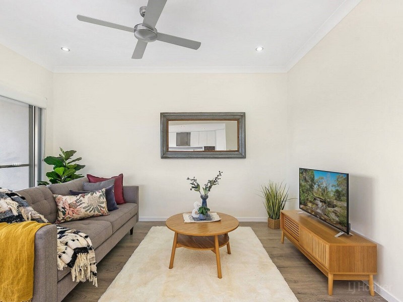 2/2 Neroli Drive, Springfield Lakes QLD 4300