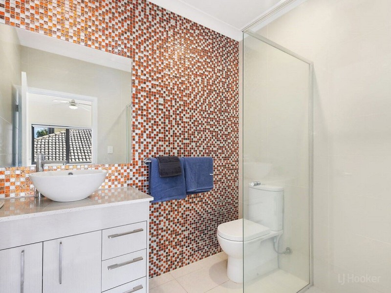 2/2 Neroli Drive, Springfield Lakes QLD 4300