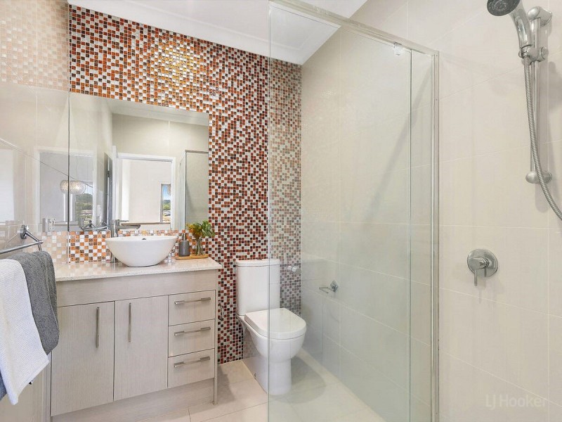 2/2 Neroli Drive, Springfield Lakes QLD 4300
