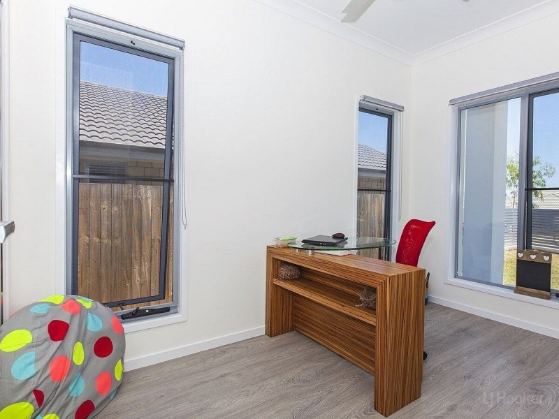2/2 Neroli Drive, Springfield Lakes QLD 4300