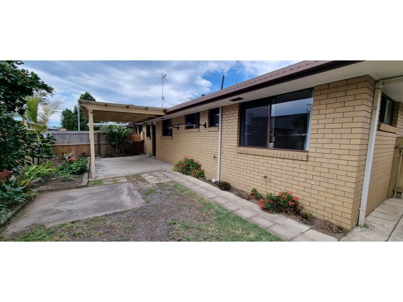 2/1 Nevenia Street, Labrador QLD 4215