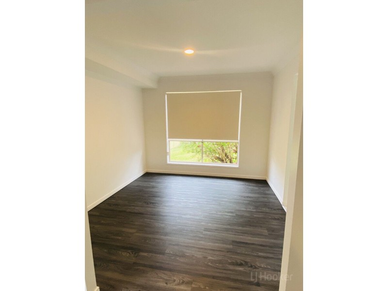 12 Crenshaw Court, Parkwood QLD 4214