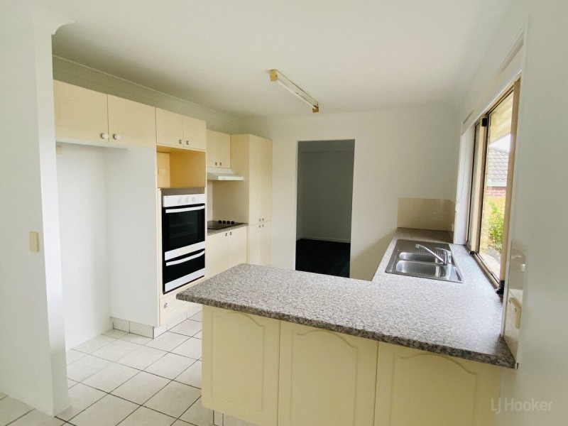 12 Crenshaw Court, Parkwood QLD 4214