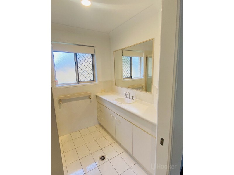 12 Crenshaw Court, Parkwood QLD 4214