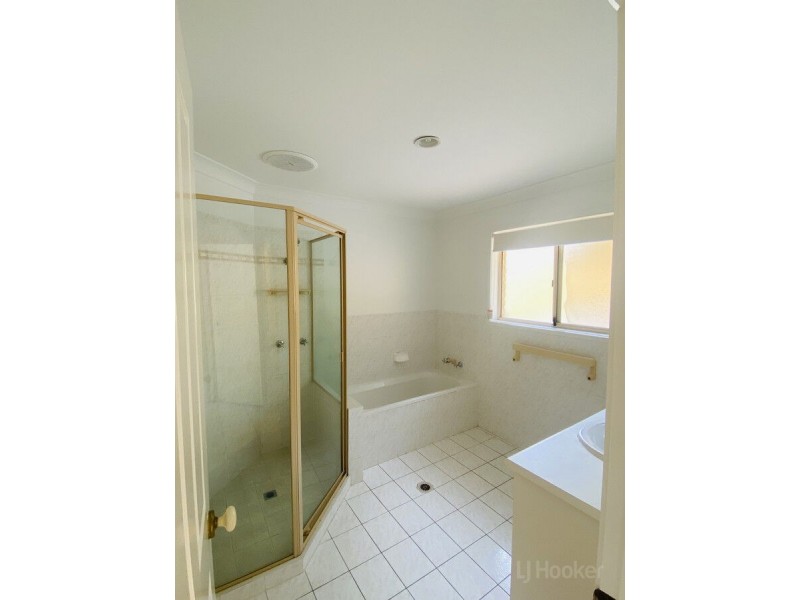 12 Crenshaw Court, Parkwood QLD 4214