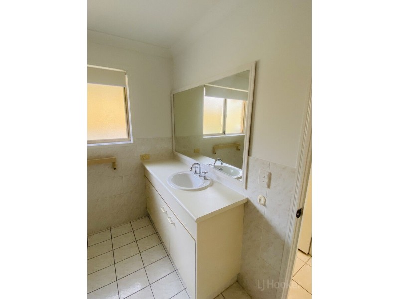12 Crenshaw Court, Parkwood QLD 4214