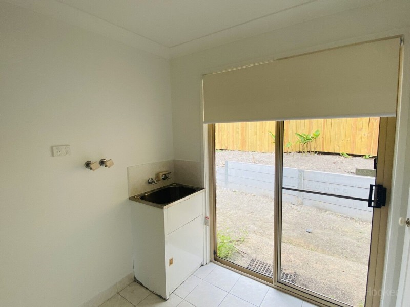 12 Crenshaw Court, Parkwood QLD 4214