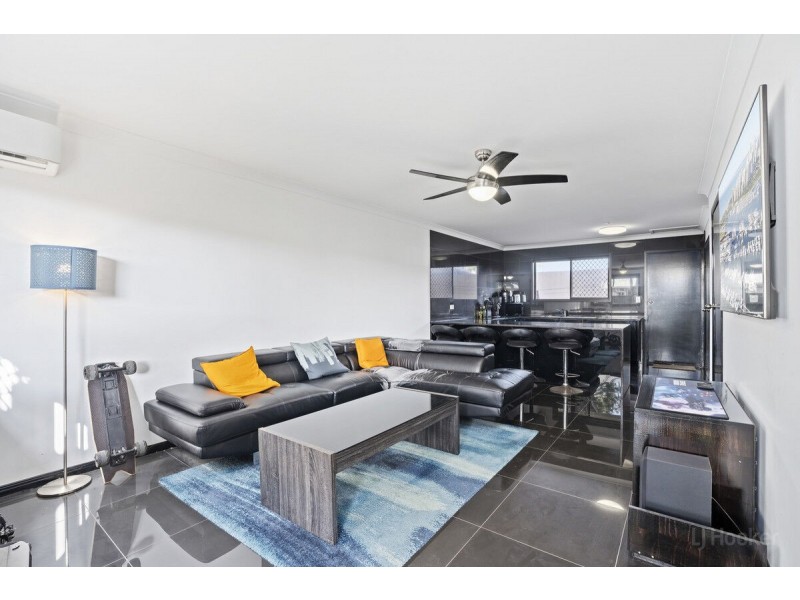 2/11 Frank Street, Labrador QLD 4215