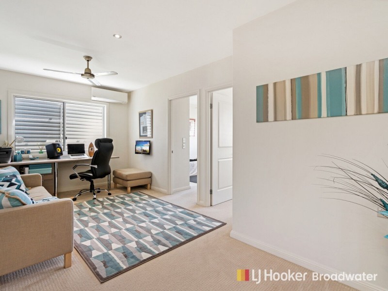 2/75 Broad Street, Labrador QLD 4215