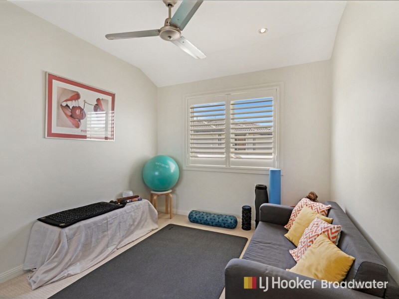 2/75 Broad Street, Labrador QLD 4215