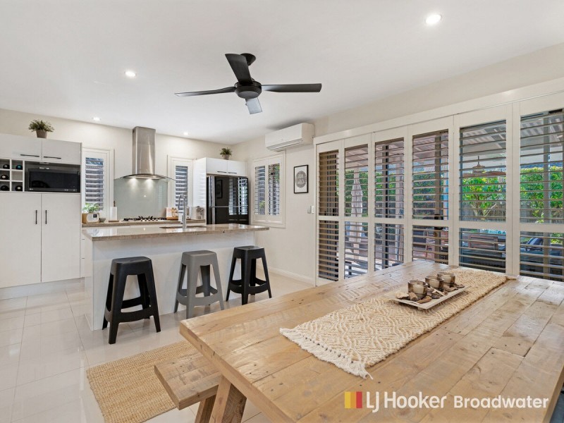 2/75 Broad Street, Labrador QLD 4215