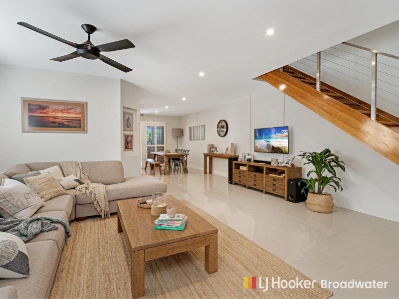 2/75 Broad Street, Labrador QLD 4215