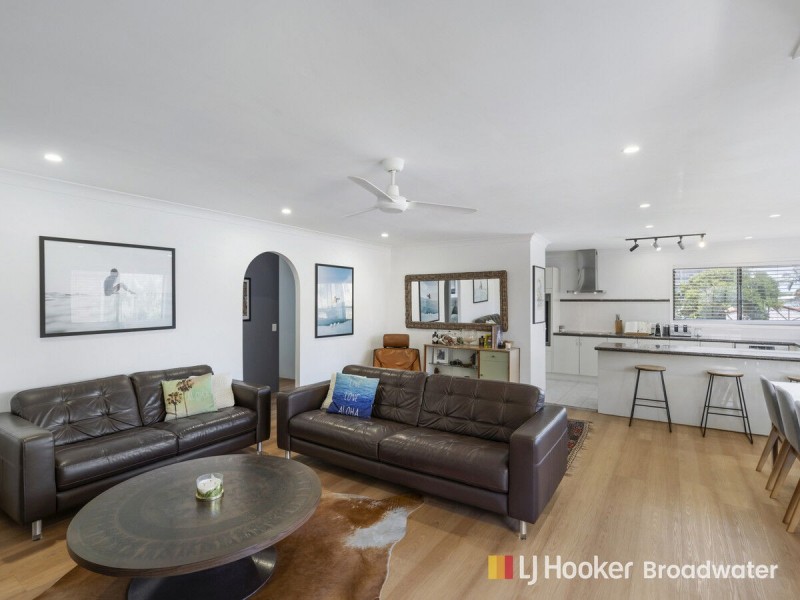 9/250 Marine Parade, Labrador QLD 4215