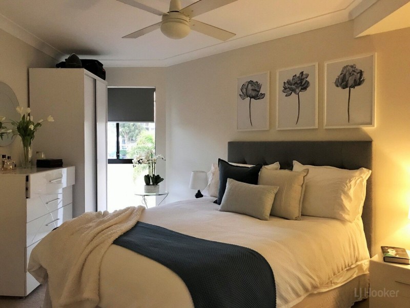 25/10-12 Bath Street, Labrador QLD 4215