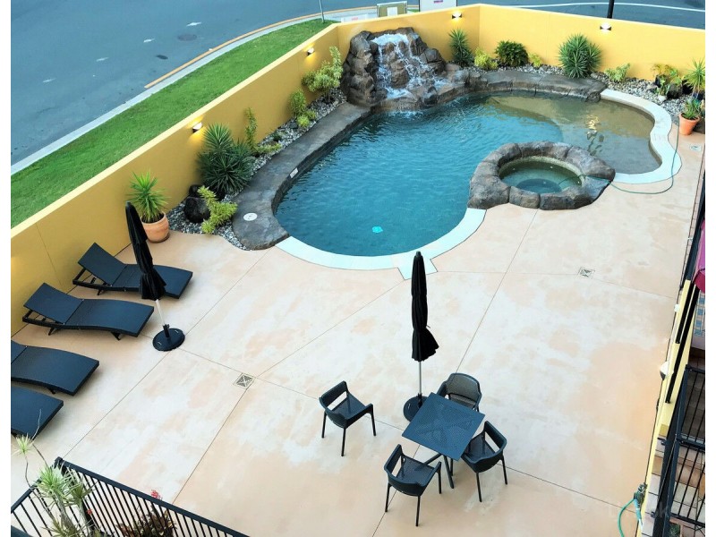 25/10-12 Bath Street, Labrador QLD 4215